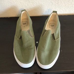 GAP Slip On Fabric Sneakers - Size 8 - Green